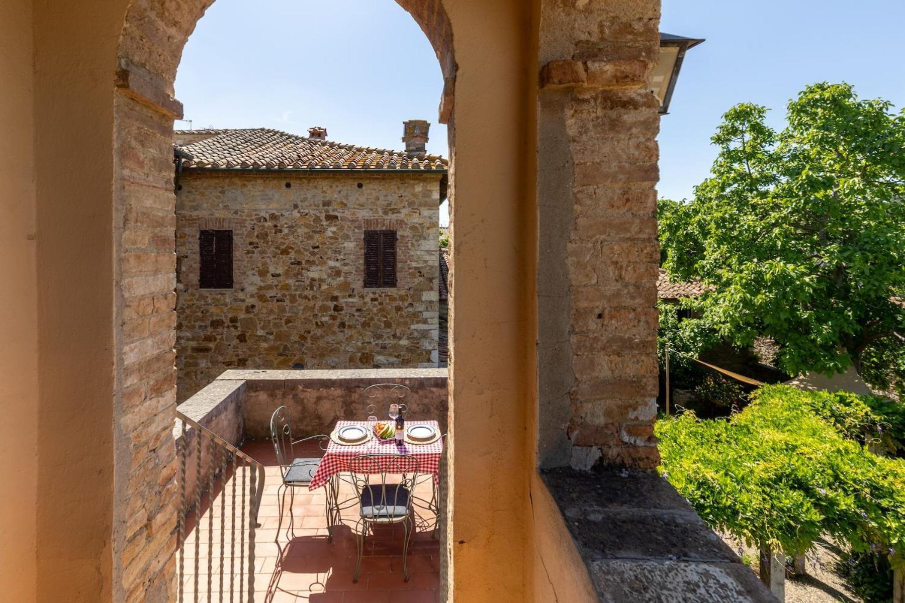 Apartamento Palazzo Costanti - A 8 Minuti Dalle Terme San Quirico dʼOrcia Exterior foto